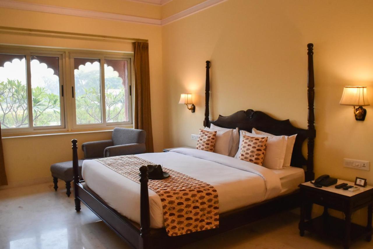 Umaid Palace - A Lakeside Heritage Palace Resort Near Jaipur Close To Bhangarh & Chand Baori Stepwell Abhaneri Dubbī 외부 사진