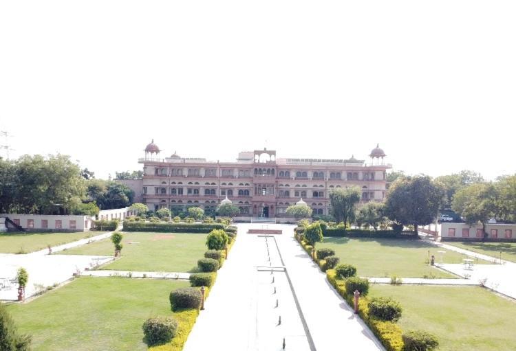 Umaid Palace - A Lakeside Heritage Palace Resort Near Jaipur Close To Bhangarh & Chand Baori Stepwell Abhaneri Dubbī 외부 사진