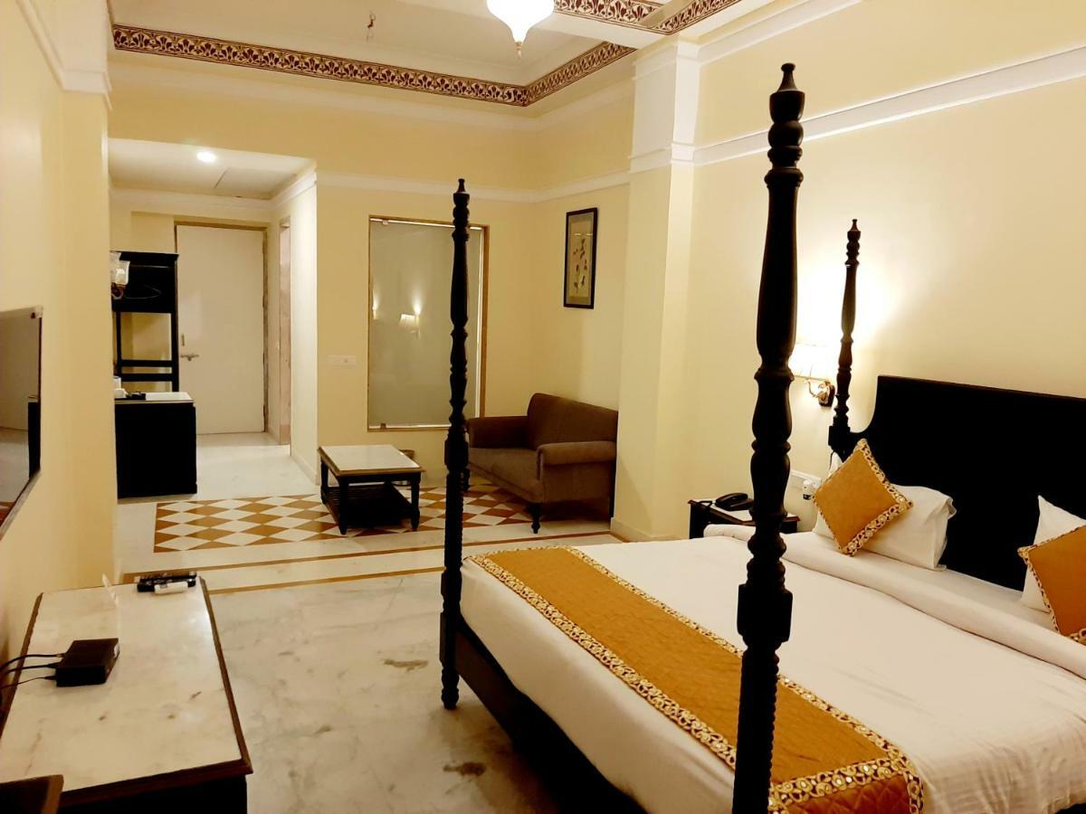 Umaid Palace - A Lakeside Heritage Palace Resort Near Jaipur Close To Bhangarh & Chand Baori Stepwell Abhaneri Dubbī 외부 사진