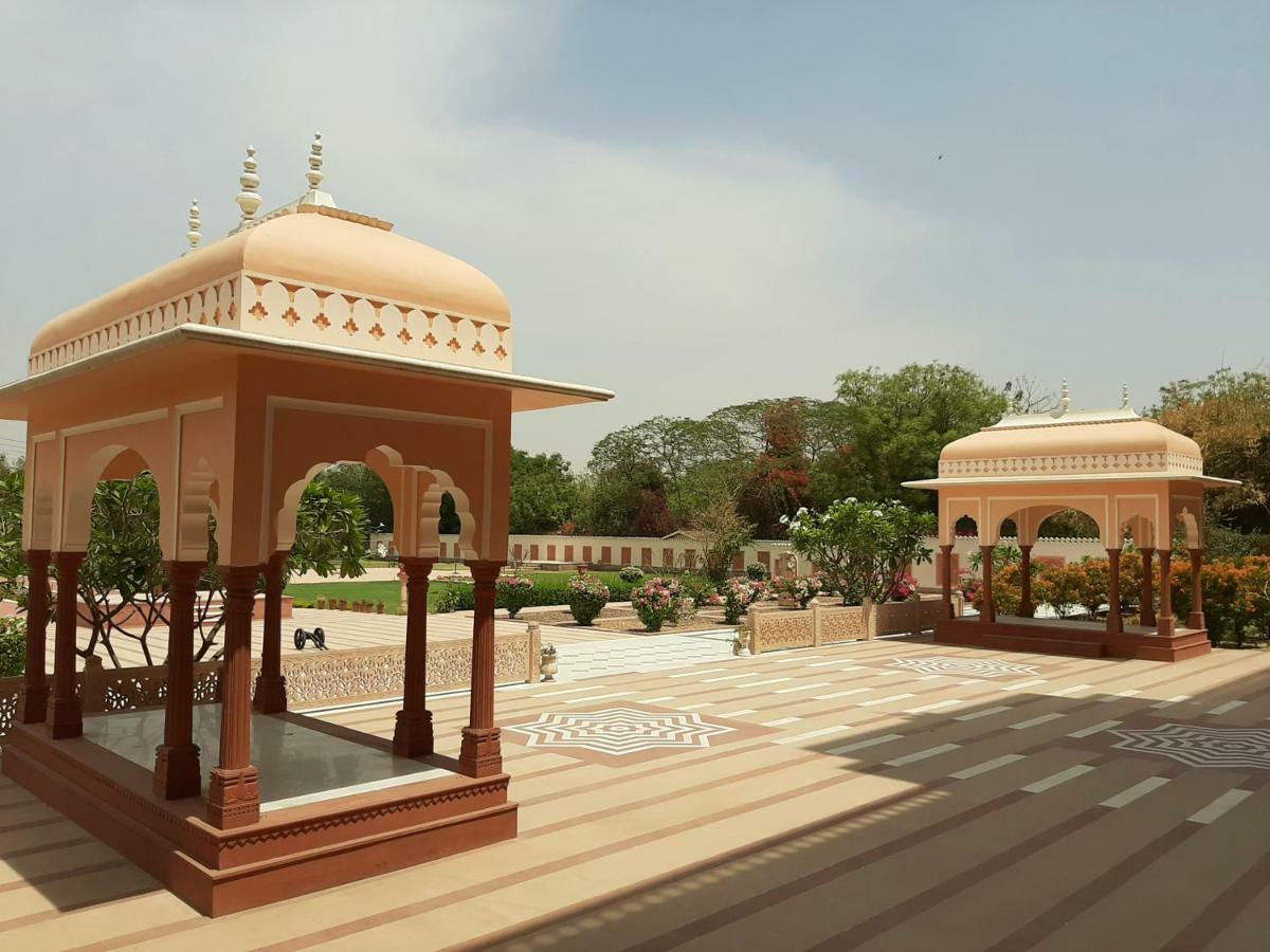 Umaid Palace - A Lakeside Heritage Palace Resort Near Jaipur Close To Bhangarh & Chand Baori Stepwell Abhaneri Dubbī 외부 사진